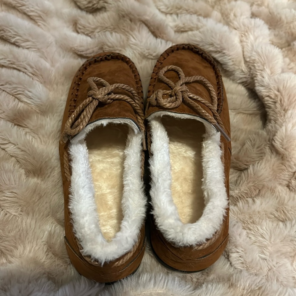 Moccasin slippers